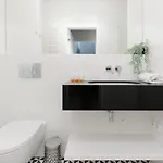 Srodmiescie Modern Krucza By Renters Prestige 公寓