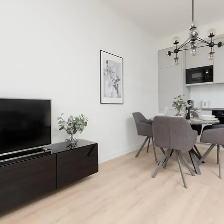 Srodmiescie Modern Krucza By Renters Prestige Appartamento *