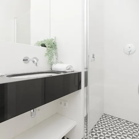 Sunny In The Center With Balcony & Air Conditioning By Renters Apartment Warsaw