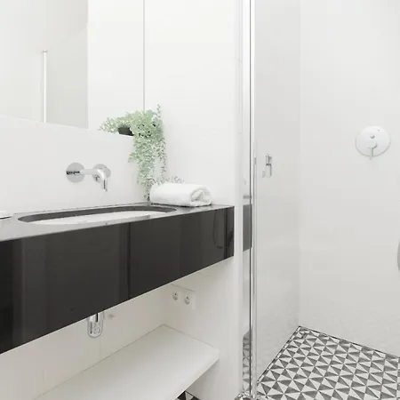 Srodmiescie Modern Krucza By Renters Prestige Варшава