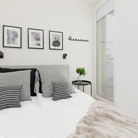 Srodmiescie Modern Krucza By Renters Prestige