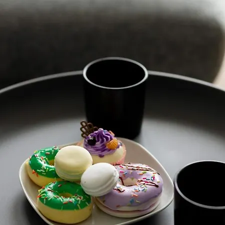 Srodmiescie Modern Krucza By Renters Prestige